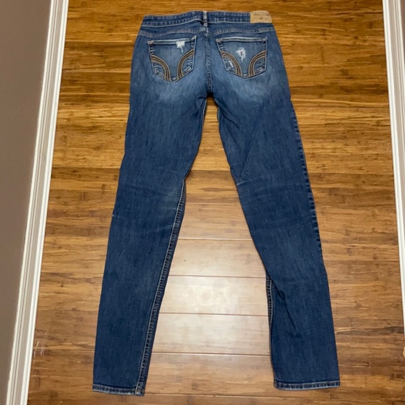 Hollister Jeans ripped style - Picture 2 of 4